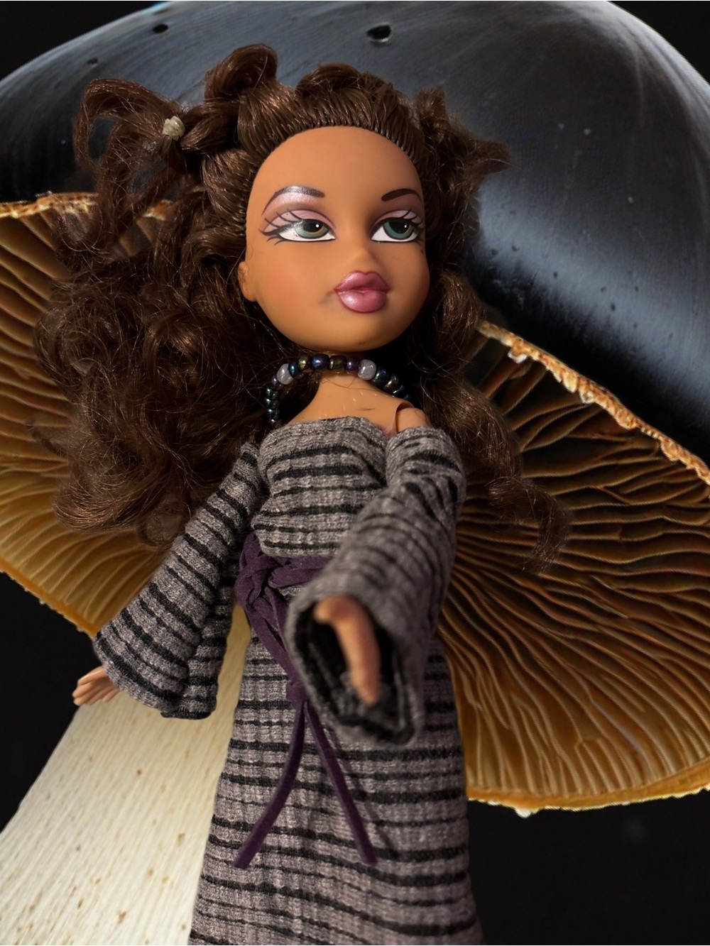 Bratz Stylish Sasha with wavy hair - redress - Picture 9 of 12